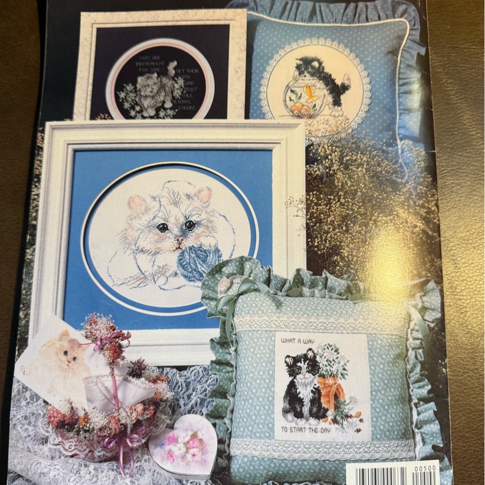 Collection Cat Embroidery Pattern Book - Picture 2 of 16